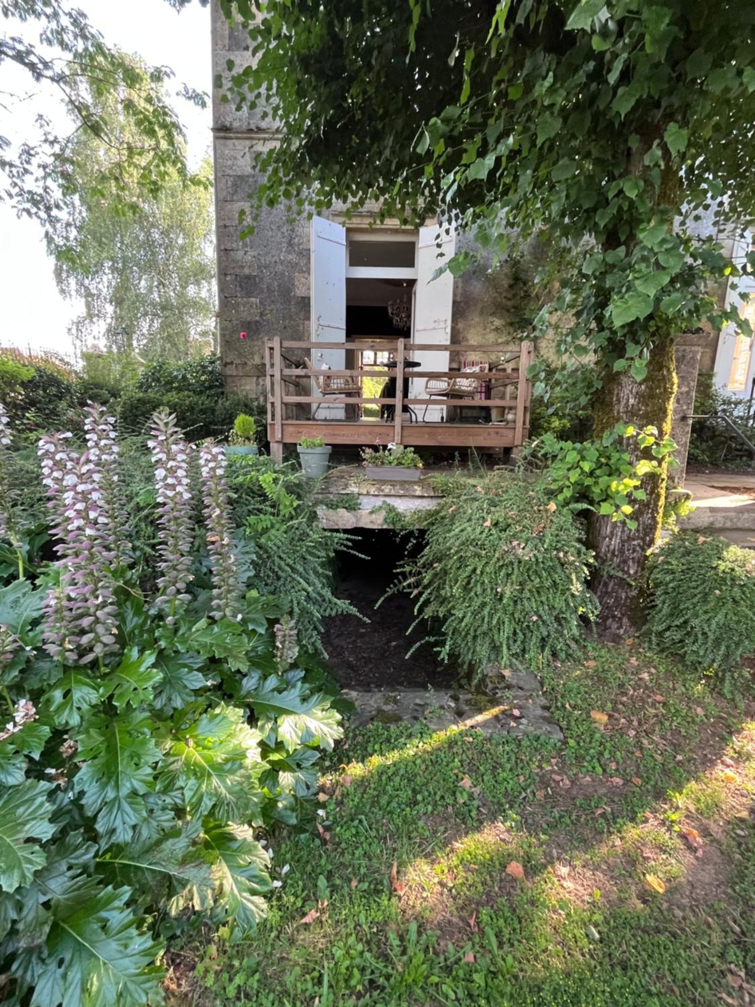 Maison De Mags & Mags Bed & Breakfast Lanouaille Ngoại thất bức ảnh